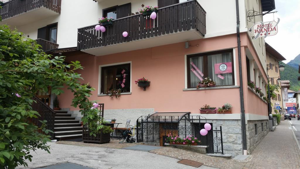 Hotel Wanda Pinzolo Exterior foto